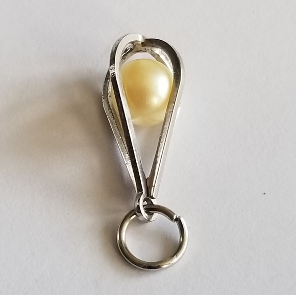Dainty caged pearl pendant charm silver tone - Picture 8 of 8